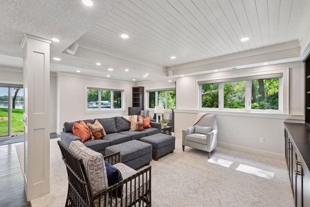 5112 S Lakeshore Drive, Independence, MN 55359