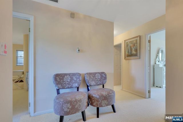 38 Ash Street, Englewood Cliffs, NJ 07632