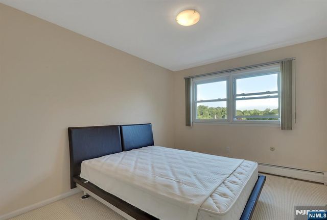 38 Ash Street, Englewood Cliffs, NJ 07632