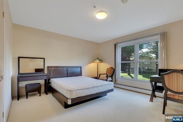 38 Ash Street, Englewood Cliffs, NJ 07632