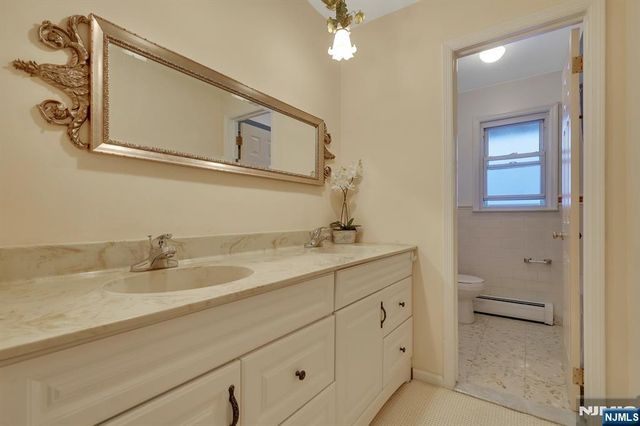 38 Ash Street, Englewood Cliffs, NJ 07632