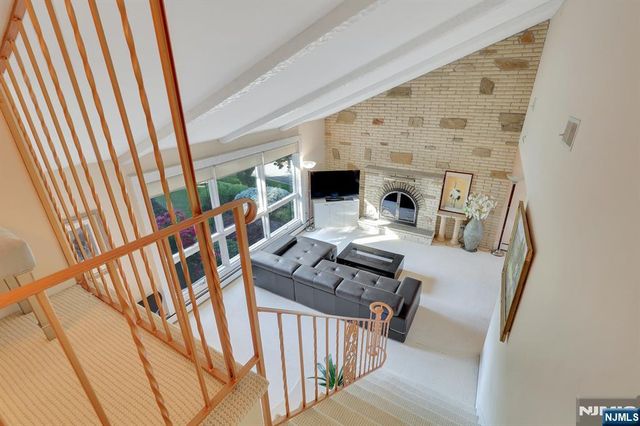 38 Ash Street, Englewood Cliffs, NJ 07632