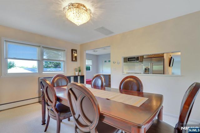 38 Ash Street, Englewood Cliffs, NJ 07632