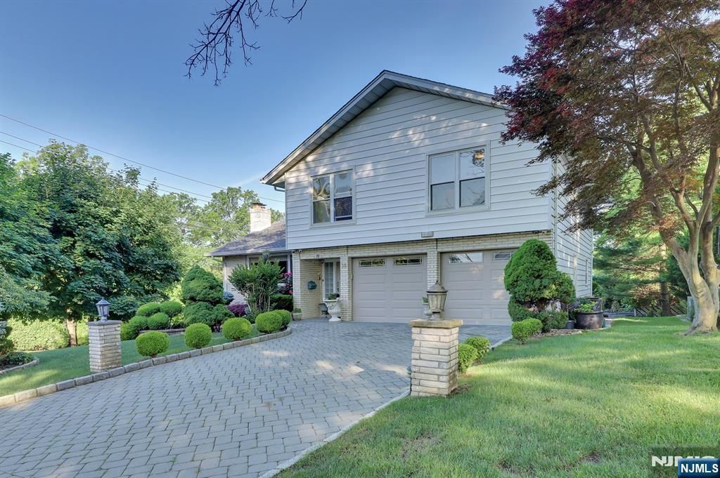 38 Ash Street, Englewood Cliffs, NJ 07632