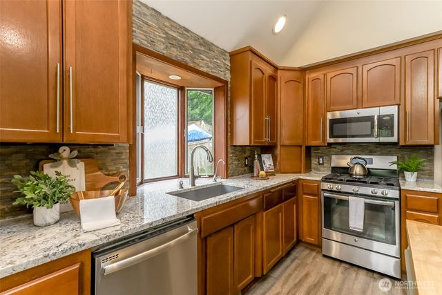 40420 Ski Park Rd E, Eatonville, WA 98328
