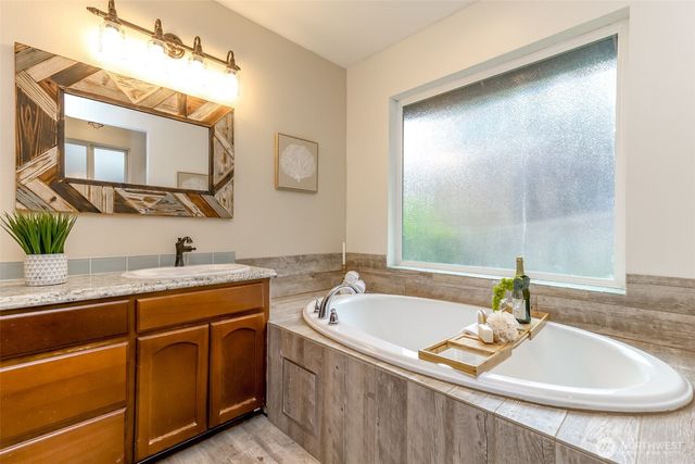 40420 Ski Park Rd E, Eatonville, WA 98328
