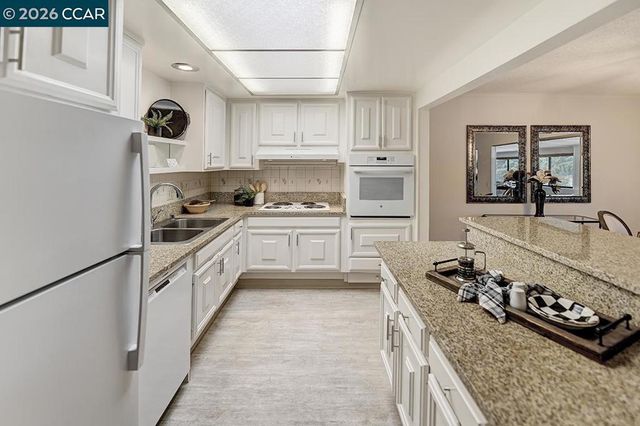 1150 Canyonwood Ct 1, Walnut Creek, CA 94595