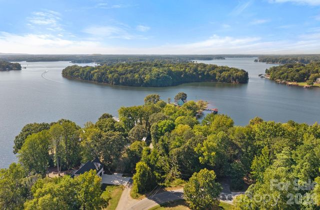 390 Robinson Road, Mooresville, NC 28117