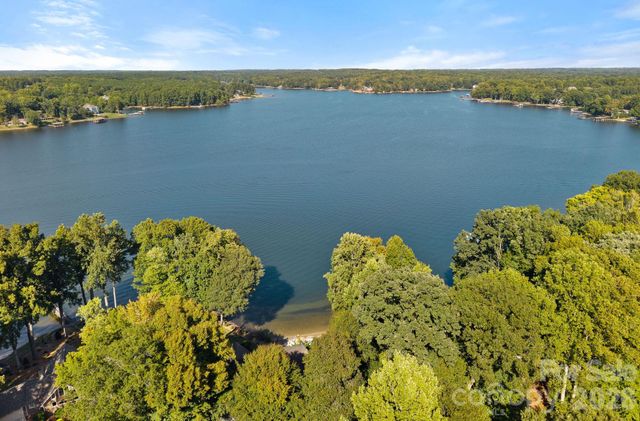 390 Robinson Road, Mooresville, NC 28117