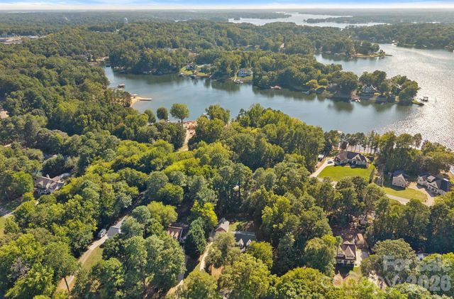 390 Robinson Road, Mooresville, NC 28117