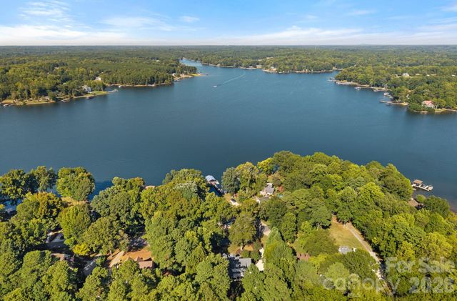 390 Robinson Road, Mooresville, NC 28117