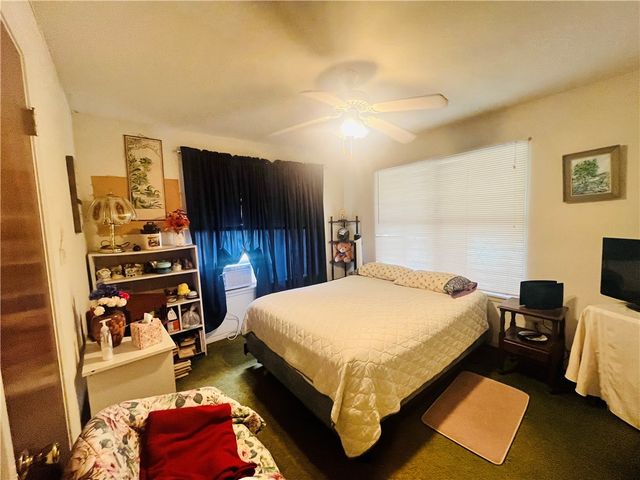 215 Hiawatha, Corpus Christi, TX 78405