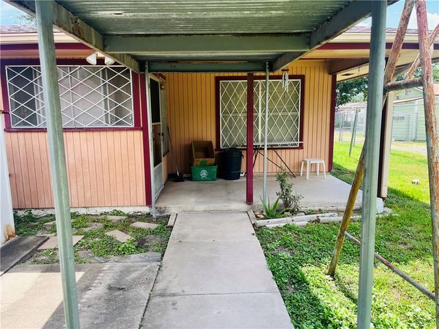 215 Hiawatha, Corpus Christi, TX 78405