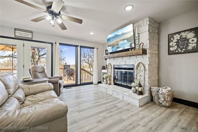 309 W Fresno Circle, Greenwood, AR 72936