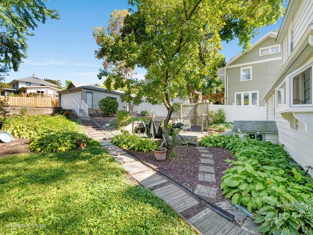 325 E York Avenue, West Chicago, IL 60185