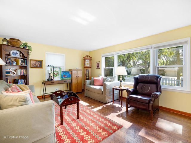 325 E York Avenue, West Chicago, IL 60185