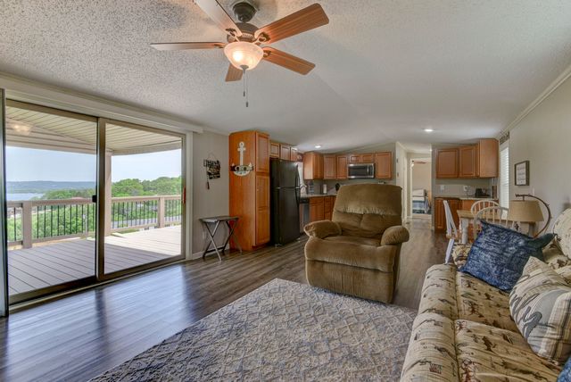 269 Moore Lane, Blue Eye, MO 65611
