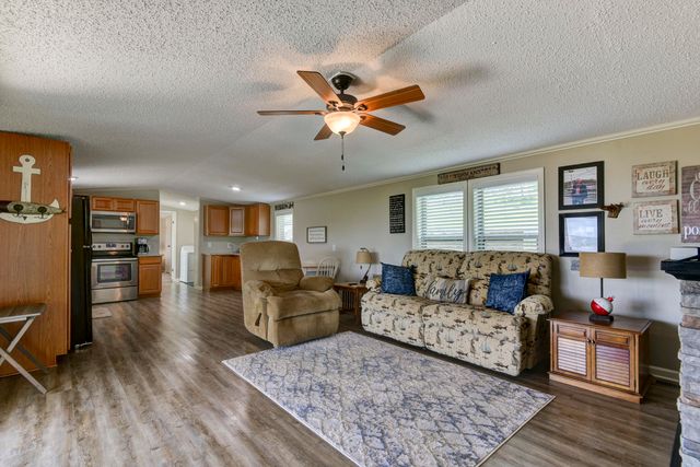 269 Moore Lane, Blue Eye, MO 65611