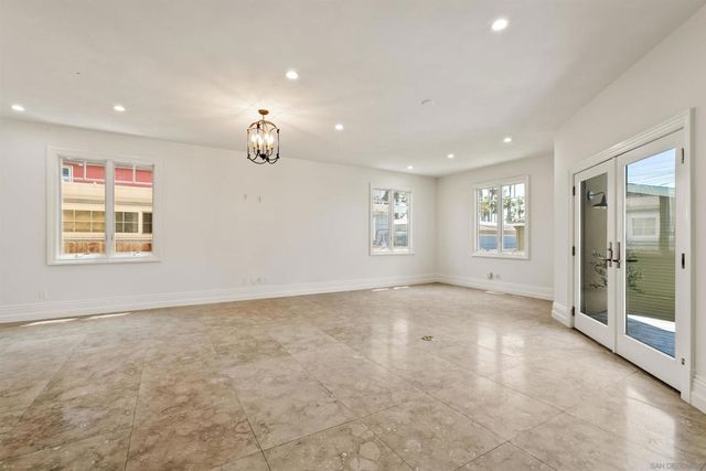 4120 Bayard St, San Diego, CA 92109