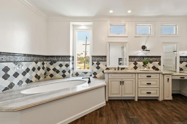 4120 Bayard St, San Diego, CA 92109