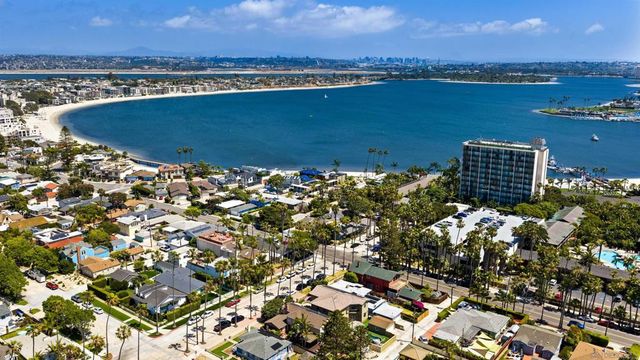 4120 Bayard St, San Diego, CA 92109