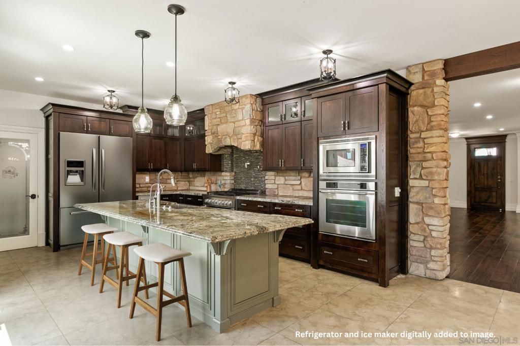 Image 18 of property listing at 4120 Bayard St, San Diego, CA 92109