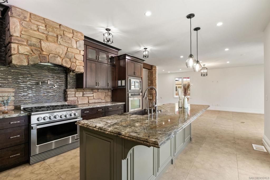 Image 22 of property listing at 4120 Bayard St, San Diego, CA 92109