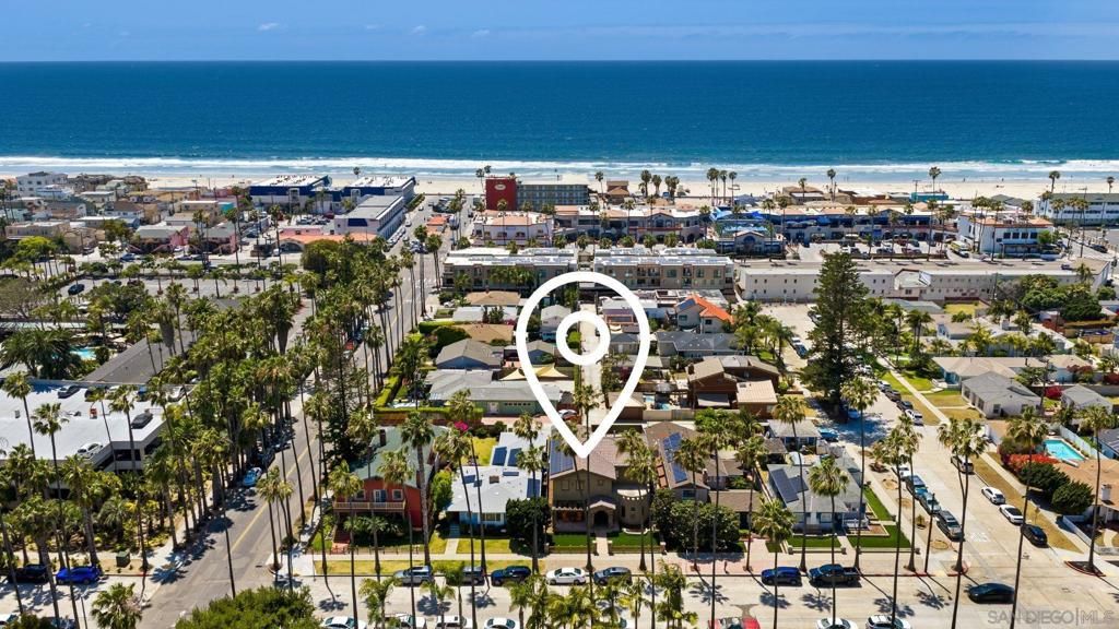 Image 3 of property listing at 4120 Bayard St, San Diego, CA 92109