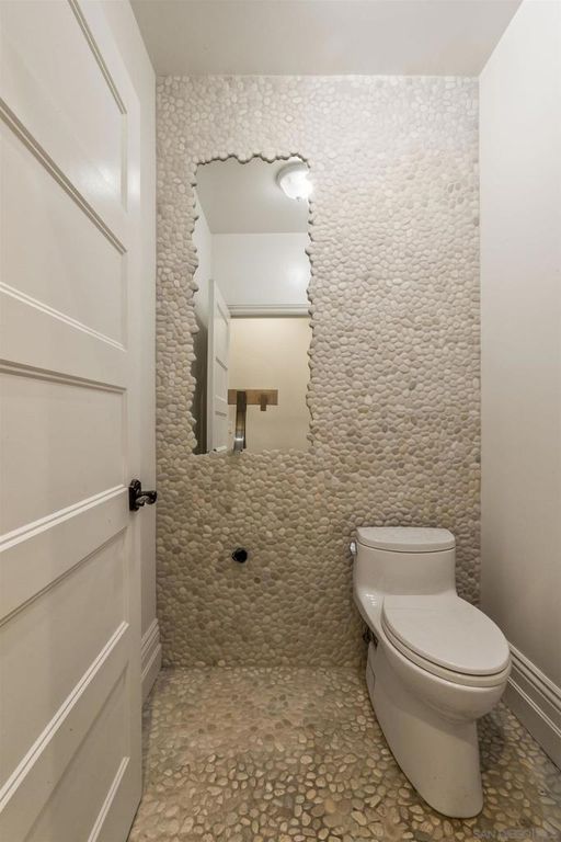 Image 30 of property listing at 4120 Bayard St, San Diego, CA 92109