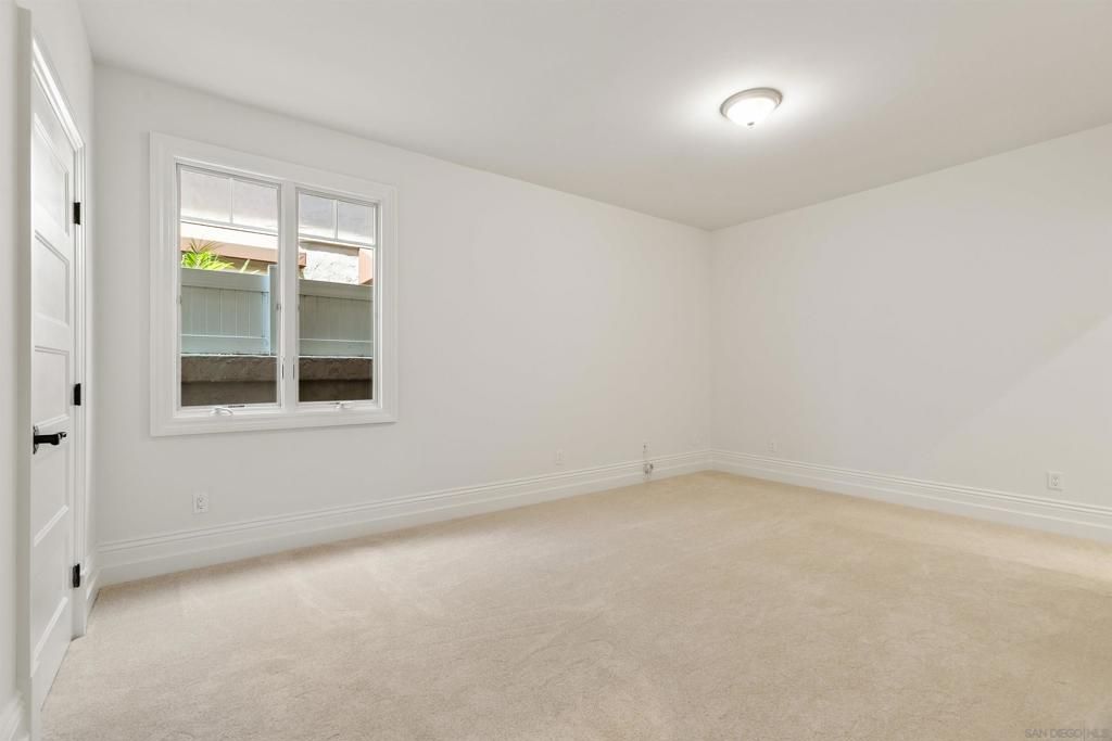 Image 32 of property listing at 4120 Bayard St, San Diego, CA 92109
