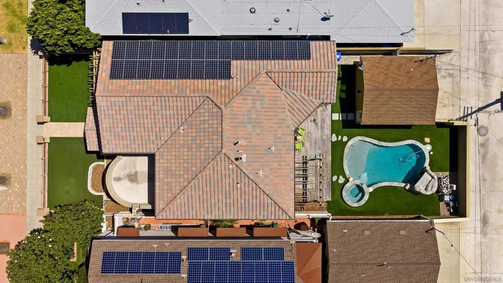 Image 4 of property listing at 4120 Bayard St, San Diego, CA 92109