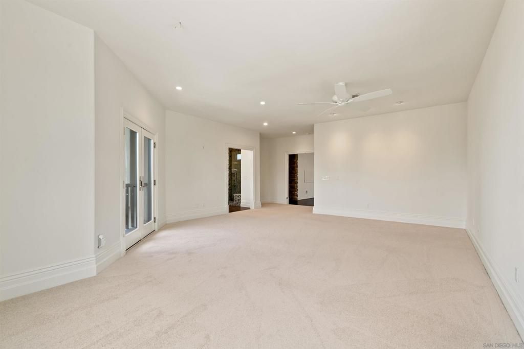 Image 44 of property listing at 4120 Bayard St, San Diego, CA 92109