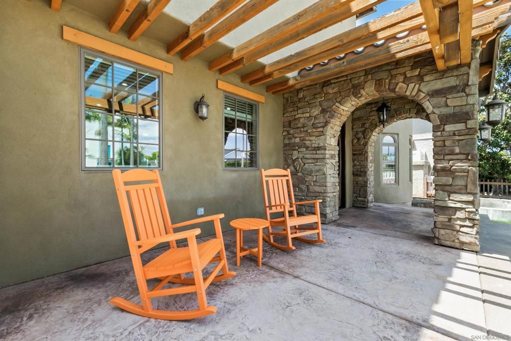 Image 8 of property listing at 4120 Bayard St, San Diego, CA 92109