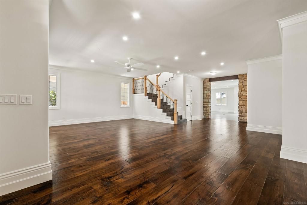 Image 9 of property listing at 4120 Bayard St, San Diego, CA 92109