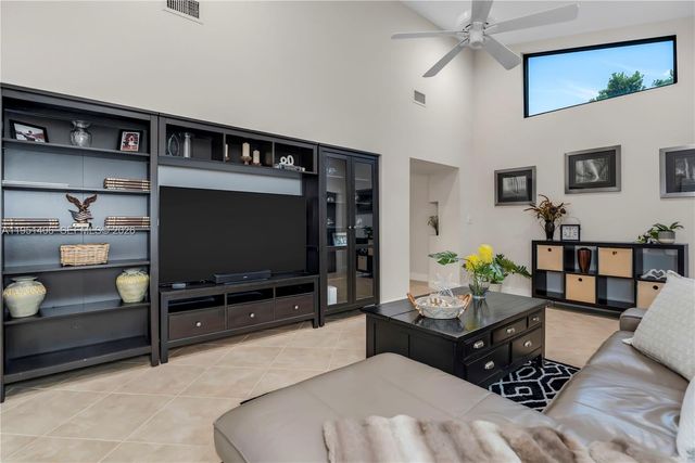 2751 SW 137th Ter, Davie, FL 33330