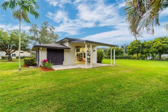 2751 SW 137th Ter, Davie, FL 33330