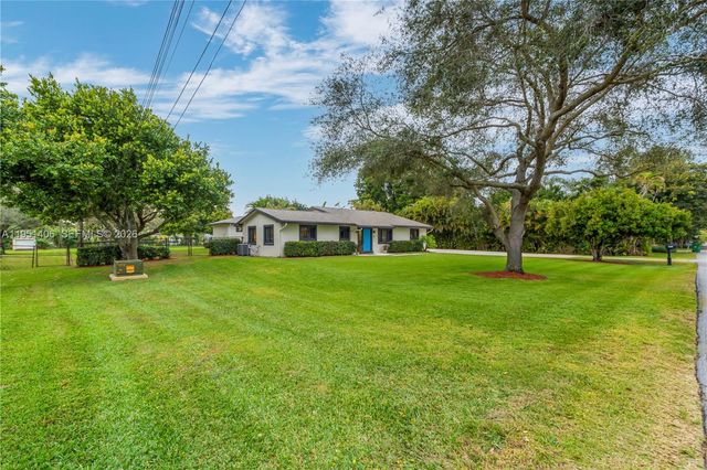 2751 SW 137th Ter, Davie, FL 33330