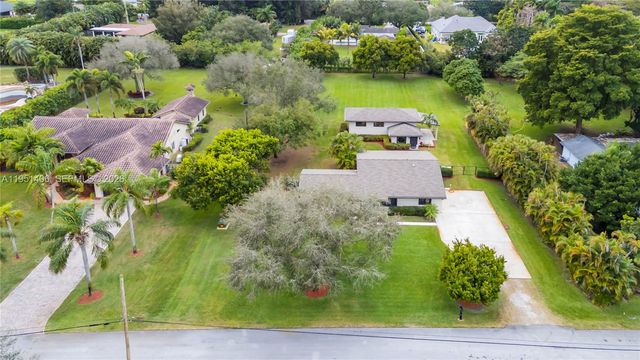 2751 SW 137th Ter, Davie, FL 33330
