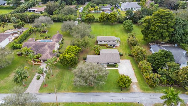 2751 SW 137th Ter, Davie, FL 33330