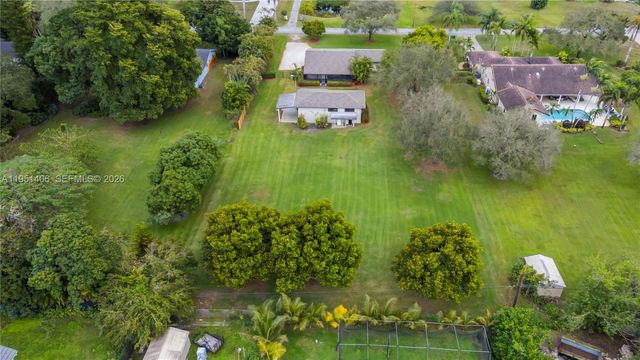 2751 SW 137th Ter, Davie, FL 33330