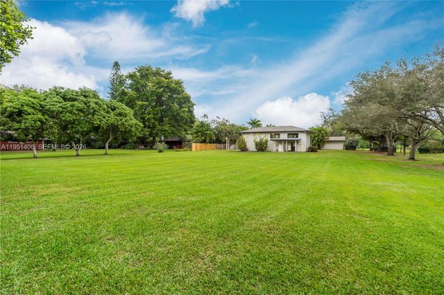 2751 SW 137th Ter, Davie, FL 33330