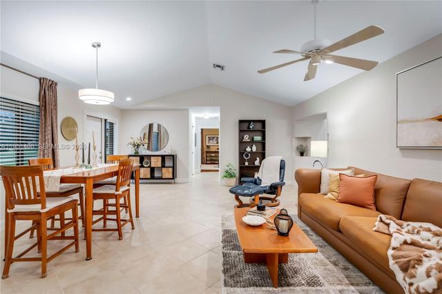 2751 SW 137th Ter, Davie, FL 33330