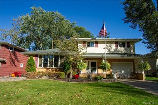 132 Lawnwood Drive, Amherst, NY 14228
