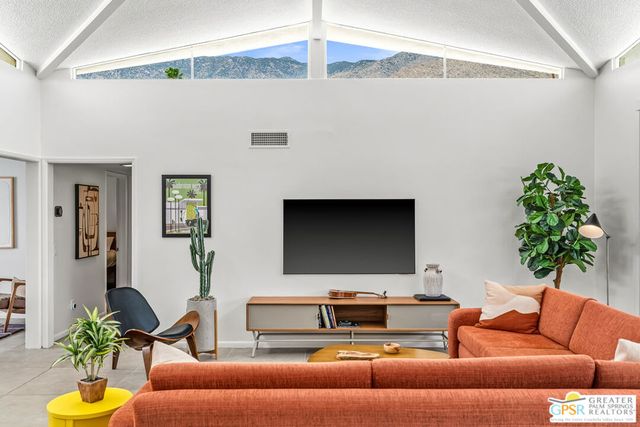 344 E Avenida Granada, Palm Springs, CA 92264