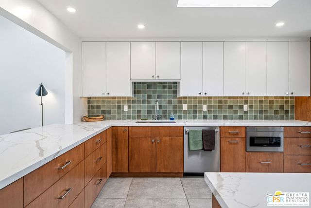 344 E Avenida Granada, Palm Springs, CA 92264