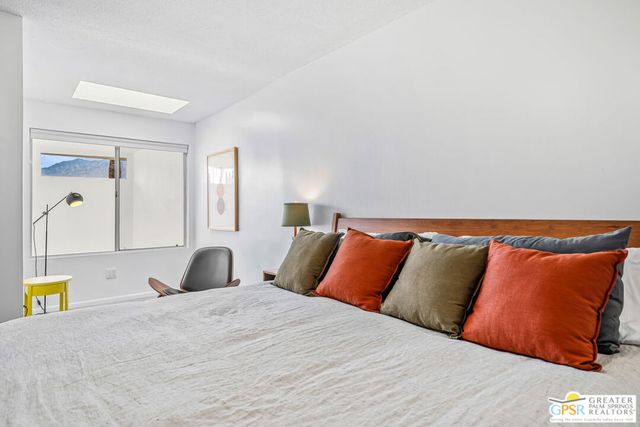 344 E Avenida Granada, Palm Springs, CA 92264