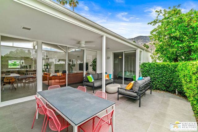 344 E Avenida Granada, Palm Springs, CA 92264