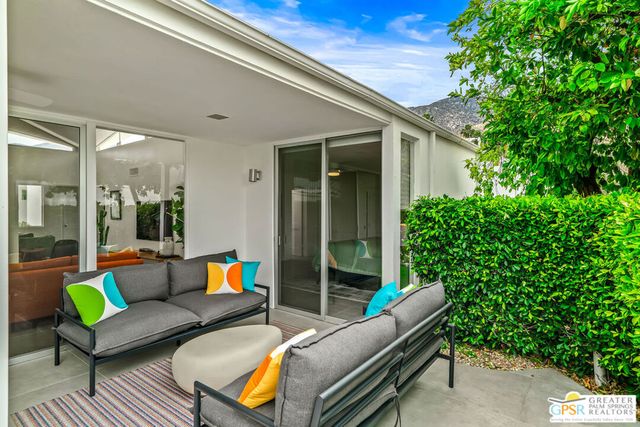 344 E Avenida Granada, Palm Springs, CA 92264