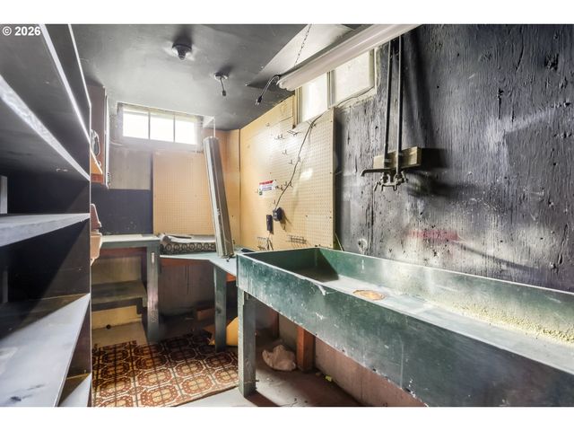 1103 Se 120TH Ave, Portland, OR 97216