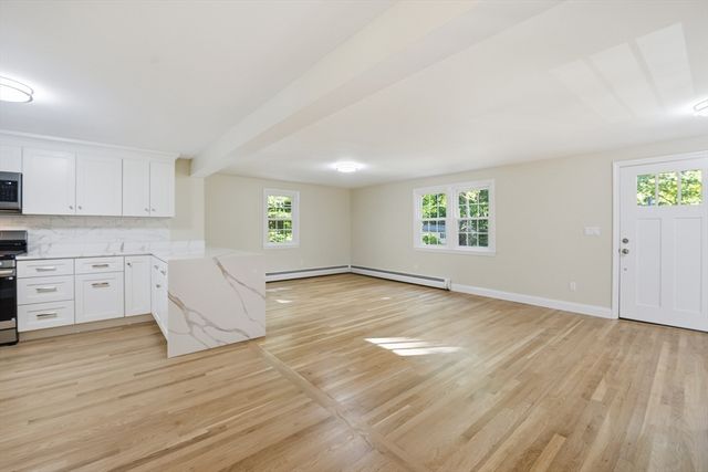 3 Jonathan Ln, Chelmsford, MA 01824